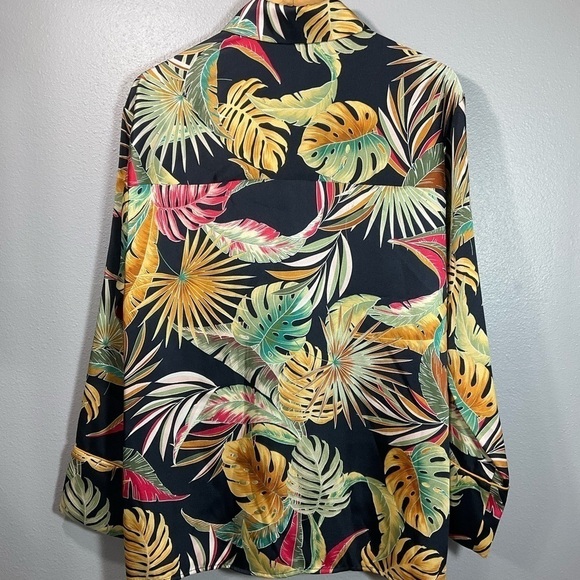Revolve Petersyn Savina  Black Tropical Leaf Button Down size XS T04 - Picture 9 of 14
